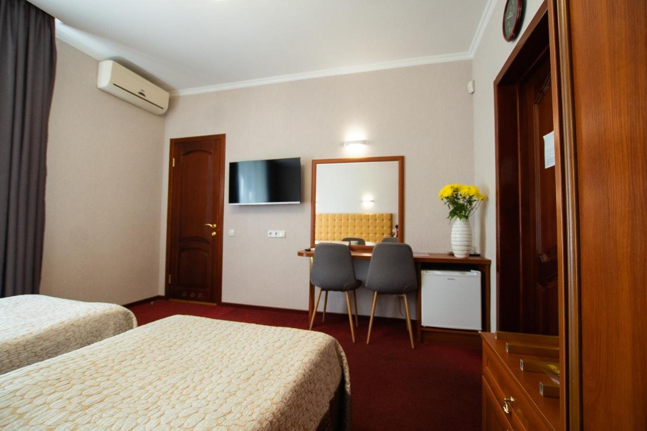 Grand Christer Hotel Kyiv Exterior photo